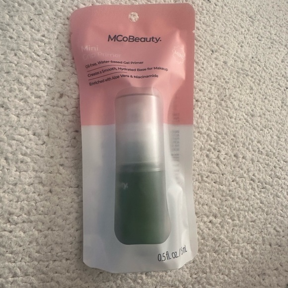 MCO Beauty Grip Primer - Picture 2 of 4